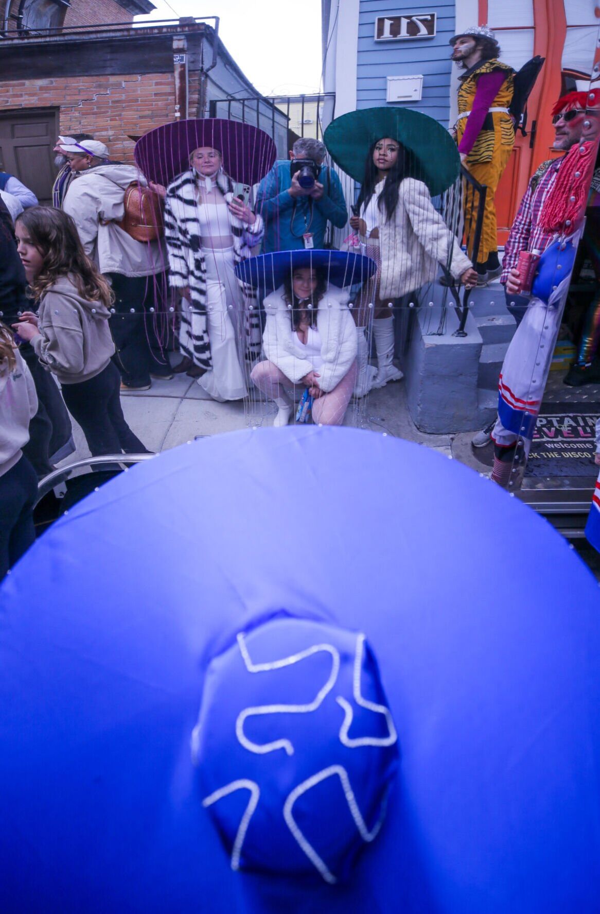 no.costumes.021424.0005.jpg